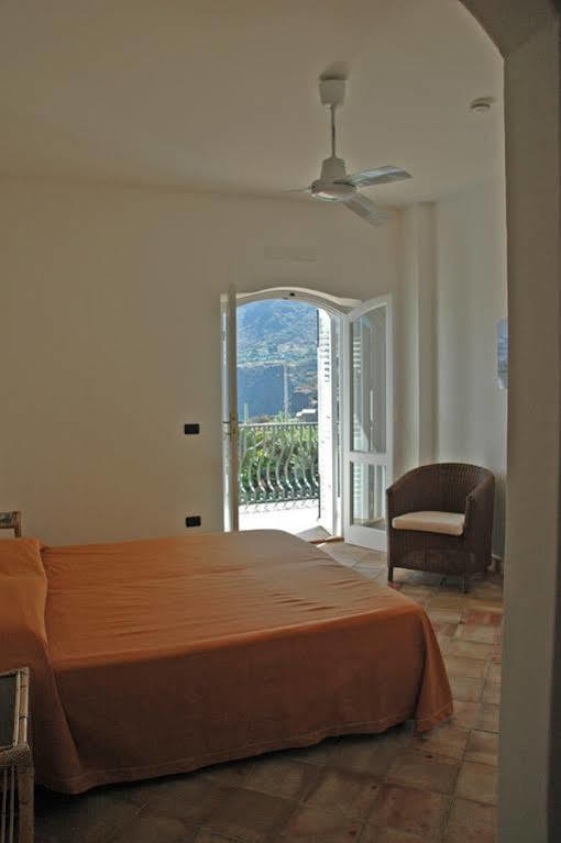 Punta Scario 3*